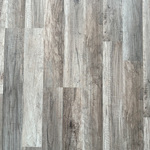 Kaunis tumma lattia tuo kontrastia muuten vaaleaan yleisilmeeseen