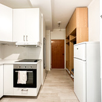 Eteisessä kaappitilaa