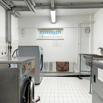 Talosta löytyy pesutupa sekä saunatilat asukkaiden käyttöön