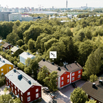 Vehreä puutaloalue Kumpulassa