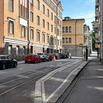 Ratikkapysäkki aivan vieressä muutaman askeleen päässä