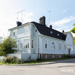 Julkisivu pääsisäänkäynti