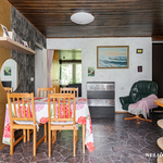 Keittiöön mahtuu ruokapöytä