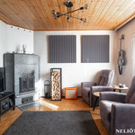 Varaava takka olohuoneessa