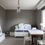 Alakerran makuuhuone