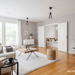 Olohuoneesta käynti päämakuuhuoneeseen