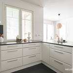 Keittiön ikkunasta näkymät järvelle