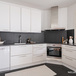 Kauniiksi remontoitu keittiö