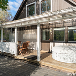 Terassia kahdella sivulla