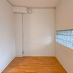 Alkovi, johon mahtuu täysimittainen parisänky