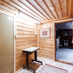 Kellarin aulatilasta huoneeseen kuvattu