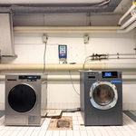Pesutupa samassa kerroksessa aivan asunnon vieressä ja helposti käytettävissä