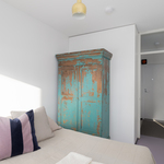 Makuuhuone, paikka kaapistolle