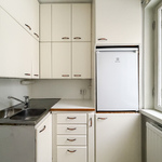 keittiöön tullaan asentamaan vielä uusi hella/uuni