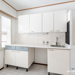 Kodinhoitohuoneesta kulku ulos