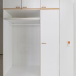 Eteiskäytävän kaapisto