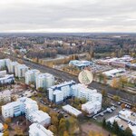 Keravan keskustan palvelut n. 1 km. Citymarket n. 700 m, Prisma n. 630 m.