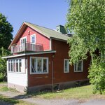 Tontilla on purkukuntoinen n. 1950 rakennettu talo.