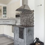 Vuolukivinen puuliesi on varaava.