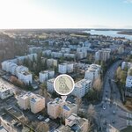Juna-asemalle kävellen n. 600 m. 