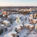 Juna-asemalle kävellen n. 600 m. 