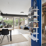 Näkymä keittiöstä ruokailutilan/olohuoneen suuntaan.