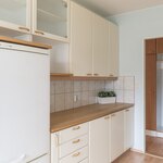 Kaapistossa on paikka mikroaaltouunille.