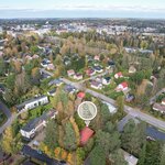 Pinninkatu 11/Hakalankatu 4 sijaitsee Viertolanpuiston kupeessa, rauhallisella asuinalueella.