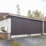 Autotallin osake sisältyy kauppahintaan.