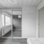 Liukuovikaapistot kuuluu kauppaan.