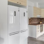 Kaksi jääkaappipakastinta, hankittu v. 2023.