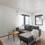 Olohuoneessa on hyvin tilaa esim. työpisteelle tai isommalle ruokapöydälle. 