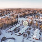 Hämeenlinnan moottoritielle n. 10 min, lentokentälle n. 30 min.