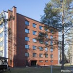 Ikkunat ja parvekovet on uusittu v. 2019.
