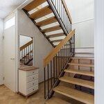 Portaiden alle jää säilytystilaa.