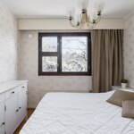 Yläkerran makuuhuone.