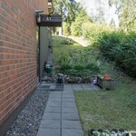 Sisäänkäynti on Vipusentien puolella.