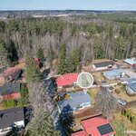 Lähin leikkipaikka ja puisto n. 200 m.