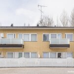 Velattomassa taloyhtiössä on 11 asuntoa, rakennus on valmistunut v. 1989.