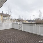 Aidattu terassipiha on kaakon suuntaan.