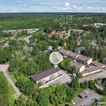 Lepolan urheilukeskus n. 900 m, Kolsan tekonurmi n. 1 km, Notkopuiston aktiviteetit n. 750 m. 