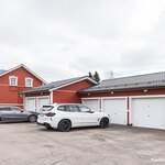 Lämmin autotalli kuuluu kauppahintaan.