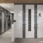 Kellarikerroksen spa-osasto on avoin oleskelutilan suuntaan.