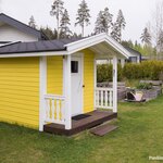 Leikkimökki kuuluu kaupppaan.