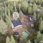 Katto, lämpö- ja käyttövesiputket, patterit ja jätevesijärjestelmä uusittu.