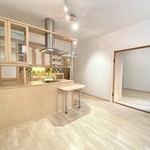 Olohuone ja avokeittiö