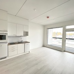 Huone ja avokeittiö