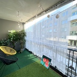 Suuri lasitettu parveke