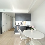 Huone ja avokeittiö