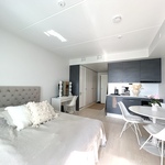 Huone ja avokeittiö